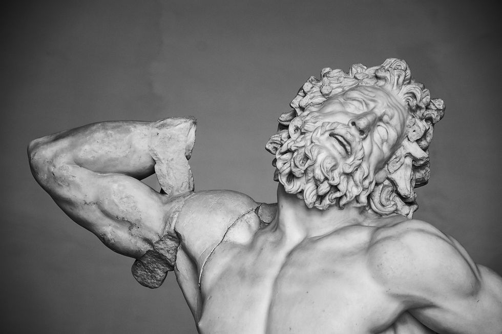 Statue guerrière. La guerre comme diversion