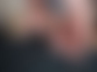 Mains de Sarah professionnelle en acupressure oncologique