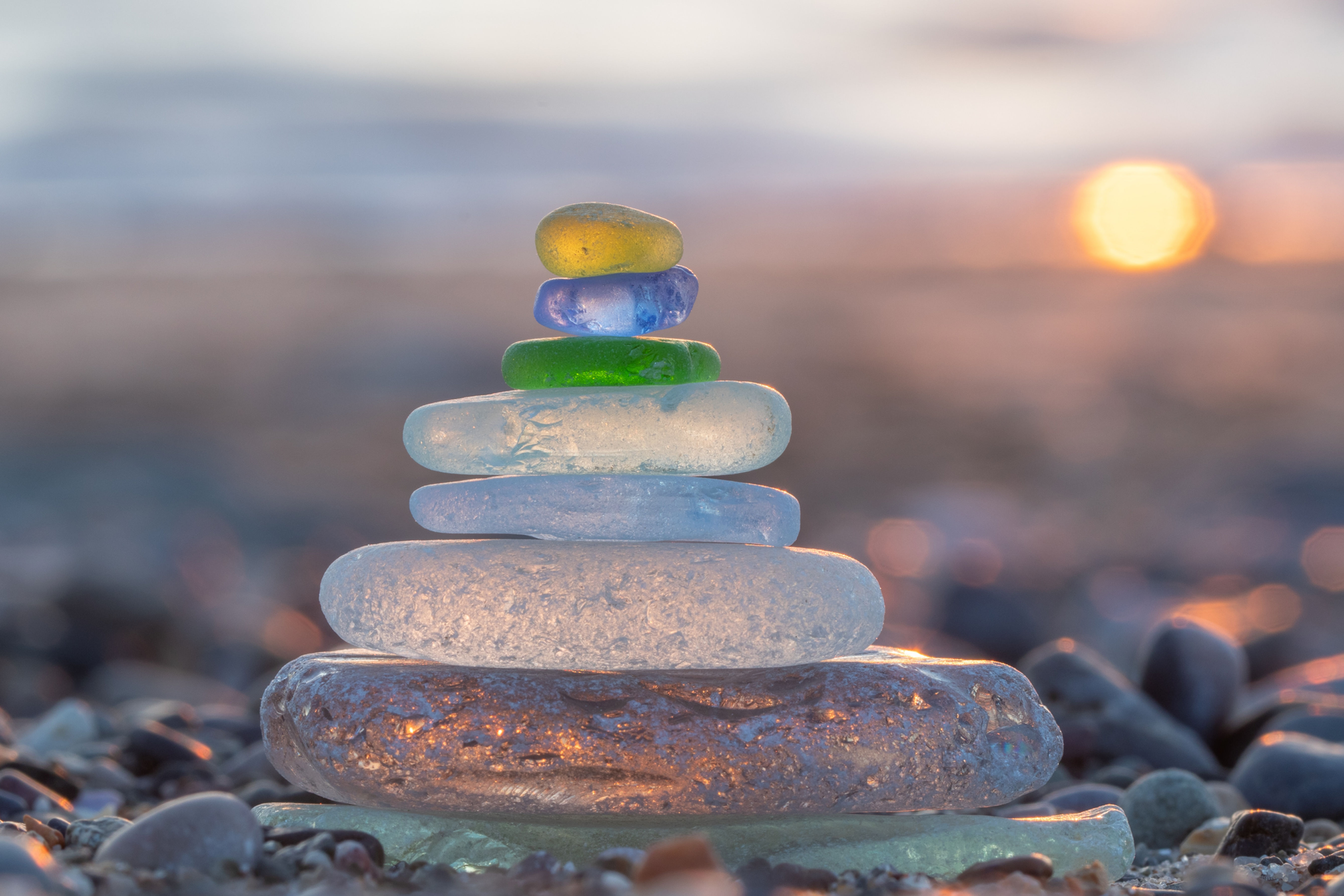 4 stacked transparent rocks