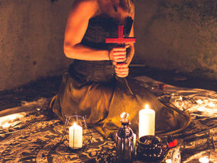 The Witches' Guide to Protection Spells