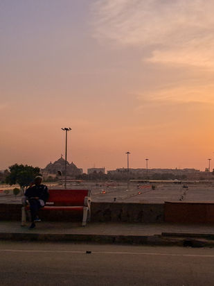 Rust en Bezinning bij de Akshardham Tempel in Delhi