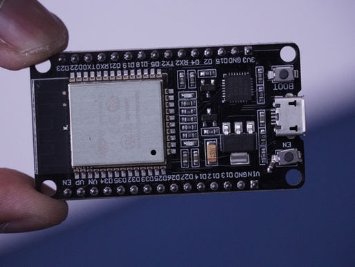 Automatize sua Casa com ESP32: Crie um Controle de Luz Inteligente em Poucos Passos! 💡🤖