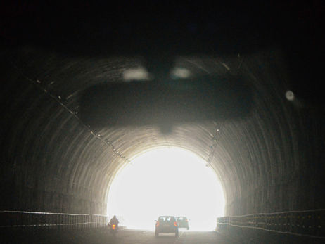 "Visione a tunnel": se vedi così con i tuoi occhiali progressivi, hai un problema serio (e non è la tua vista)