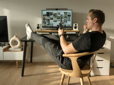 Tech Neck / Text Neck: Modern Posture Problems and Long-Term Risks