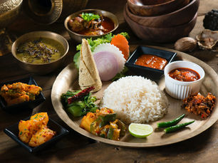 Beyond Pantry Food: IRCTC E-Catering Hacks for Delicious Train Meals