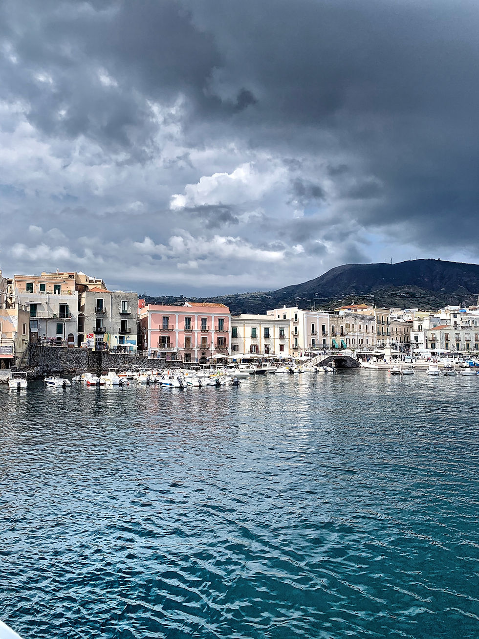 Image by Razvan Horhat