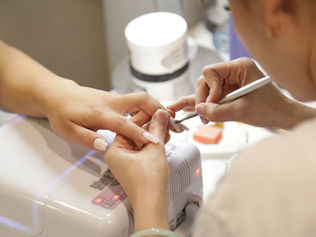 Expert Tips To Maintain Your Manicure-Pedicure