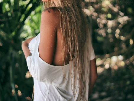 What to Pack for Flawless Hair on Vacation.