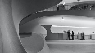 Eero Saarinen: The Visionary Architect of Sculptural Modernism