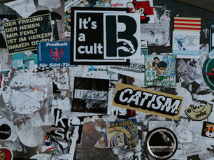 Graphic design isn't just aesthetic; it’s psychological. Discover how typography influences cognitive fluency, establishes corporate authority, and directly impacts B2B lead generation and conversion rates in 2026.