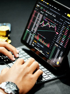 Após perdão de Trump, fundador da Binance promete transformar os EUA na “Capital das Criptomoedas”