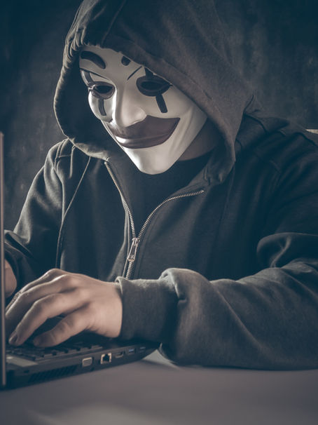 Il Danno Patrimoniale e la Configurazione dei Reati di Estorsione e Frode: Riflessioni sulle Sentenze delle Sezioni Unite Penali