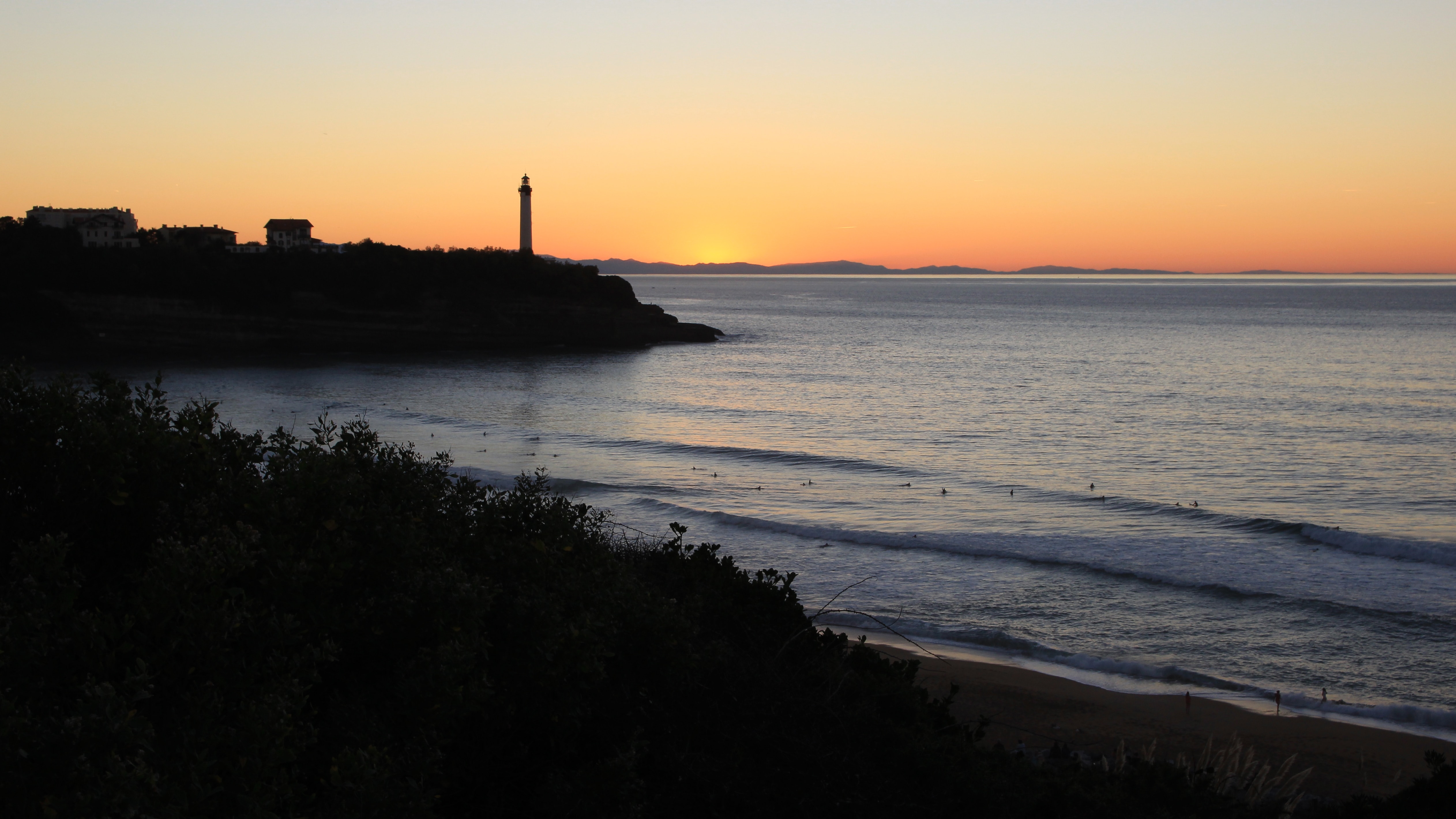 Coucher de soleil sur la côte entre Biarritz et Anglet
