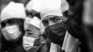 İş Bırakma Eylemine Katılan Doktor Katıldığı Günler için Ücret Talep Edebilir mi?