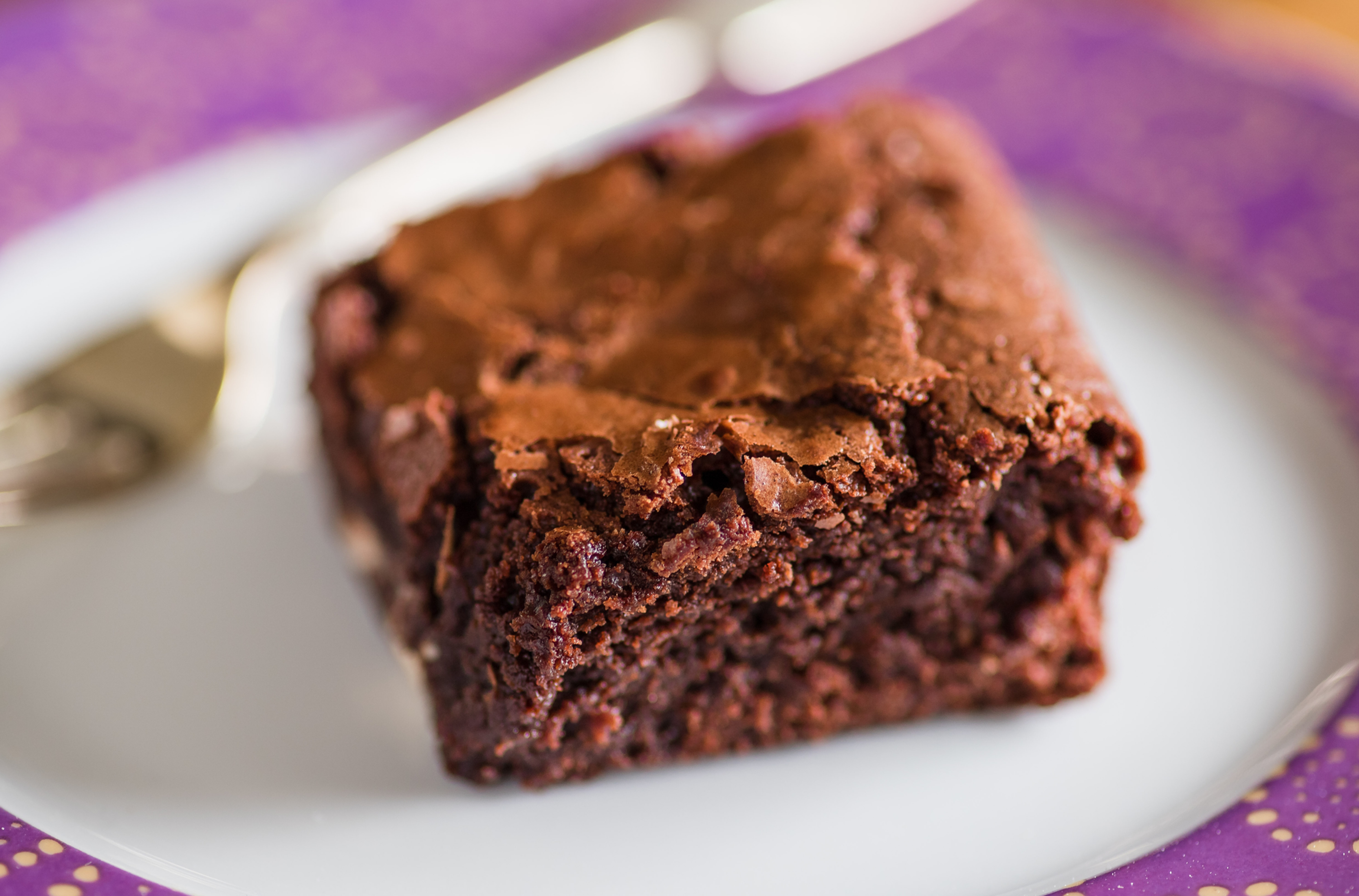 Brownie de chocolate como exemplo de alimento em uma alimentação vegetariana