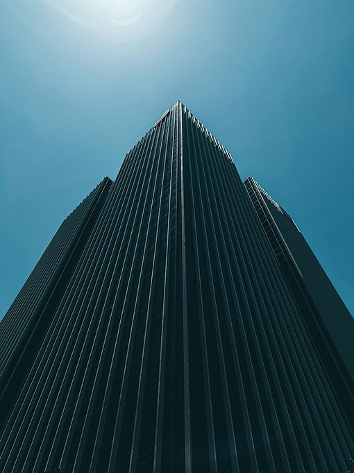 Image by Alan Rostovtev