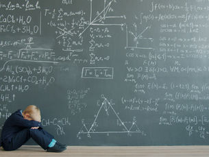 Dấu hiệu lo âu ở học sinh dễ bị nhầm với lười học hoặc chống đối