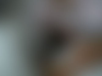 L’arrivée d’un bébé dans une maison est tellement merveilleuse qu’elle illumine ses habitants. Au point parfois de laisser dans l’ombre tout un pan de la réalité, que personne ne voit pendant un moment avant de refaire surface. En effet, plusieurs mois après une naissance, beaucoup de parents sentent que quelque chose a changé dans la façon même de porter le quotidien. Un déséquilibre, une charge physique et mentale qui s’est invitée à la maison en même temps que la responsabilité de ce petit être.