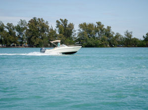 Autoridades reforzarán vigilancia el lagos de Kansas para evitar navegación bajo los efectos del alcohol este fin de semana