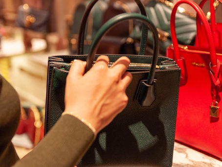 This blog gives very simple and easy information about luggage, bags, and purses across India. Many companies and shops make or sell travel bags, handbags, backpacks, suitcases, and wallets.