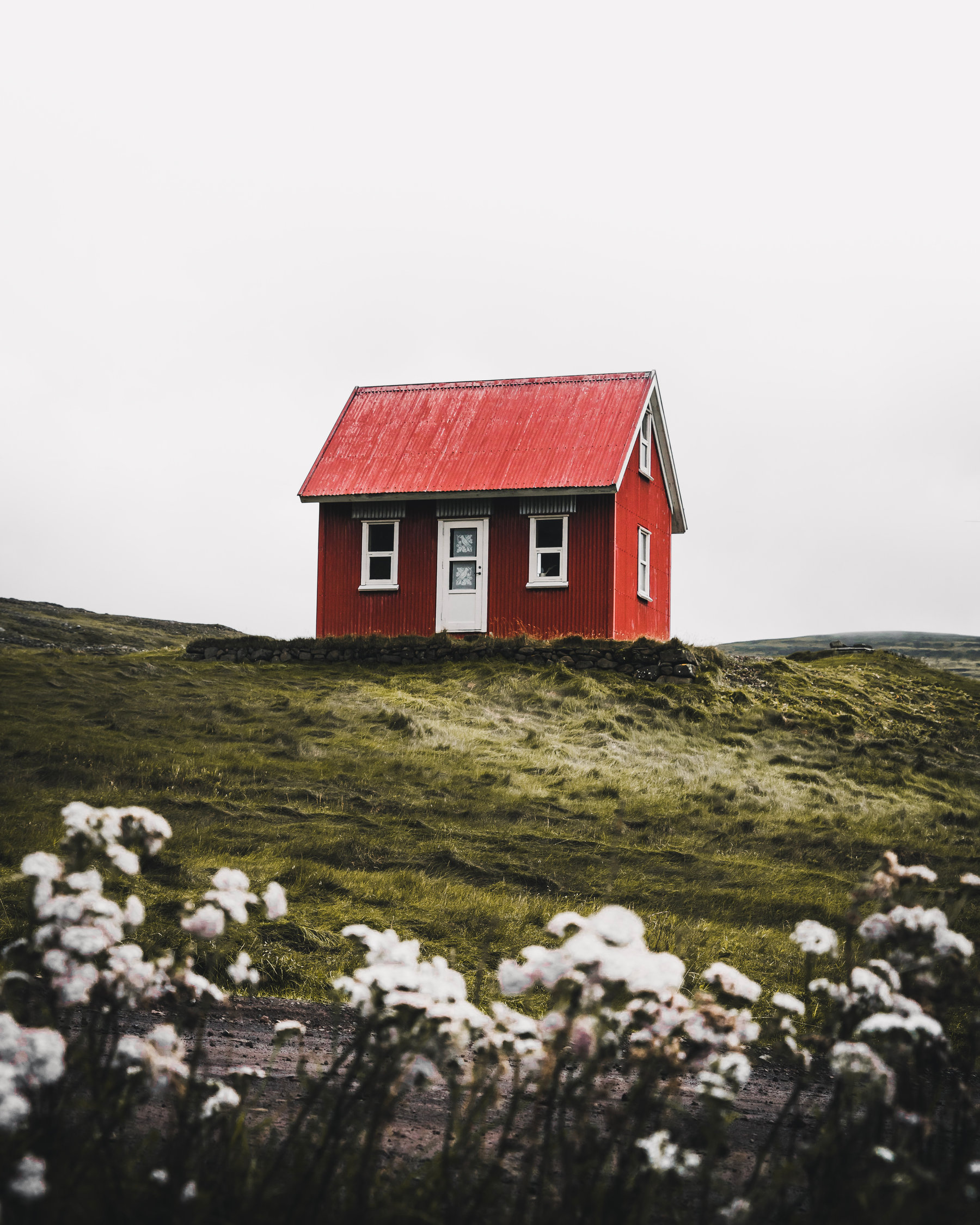 Tiny Spaces, Big Living: Crafting Stylish and Functional Compact Homes