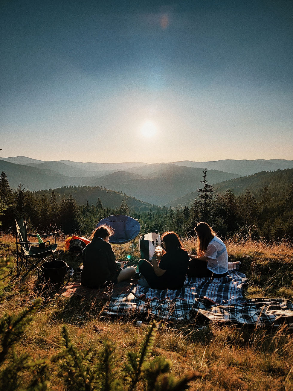 Adventure freaks doing camping with fles GO mini