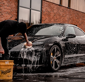 Premium mobile car detailing and on-site B2B fleet maintenance.