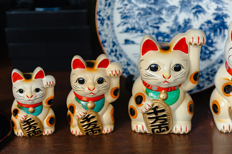 Maneki Neko calico cats