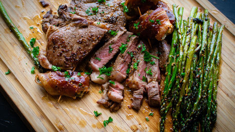 Ketogenic Diet: The Apeiron Life Perspective
