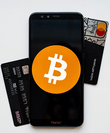 Image of Bitcoin, mobile app and crypto exchange license in Estonia