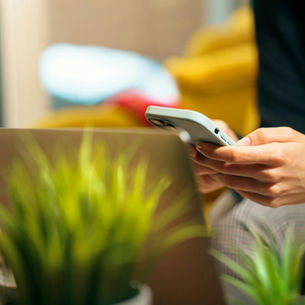 📱 The Digital Cocktail Party: Why Your Houston Social Media is Feeling a Little Lonely