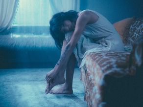 Verzweifelte Frau ohne Werkzeug Mentaltraining