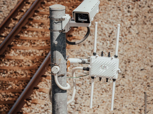 Wi-Fi vs. IA en Perú: Por qué la tecnología que conecta personas no sirve para conectar máquinas
