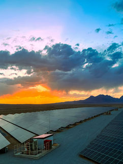 Peak Energy inaugura o primeiro sistema de bateria de íons de sódio em escala de rede nos EUA com resfriamento passivo e promessa de corte de custos