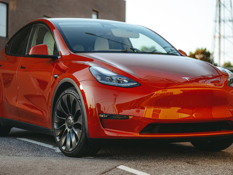 „Den roten Tesla will ich nicht mehr und Du hast den Verstand verloren!" Echt jetzt?