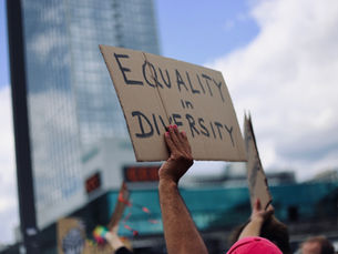 La importancia de la diversidad de género en los negocios: Un llamado a la acción en el Día Internacional de la Mujer