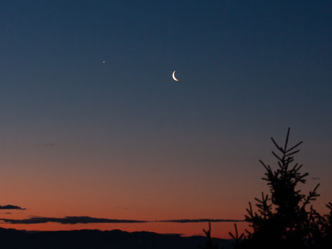 When the Sun Sets Early: Tips to Stay Bright Through the Dark Months