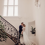 wedding planner in tampa with bride and groom on staircase