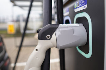 How to Charge an Electric Vehicle: A Beginner’s Guide