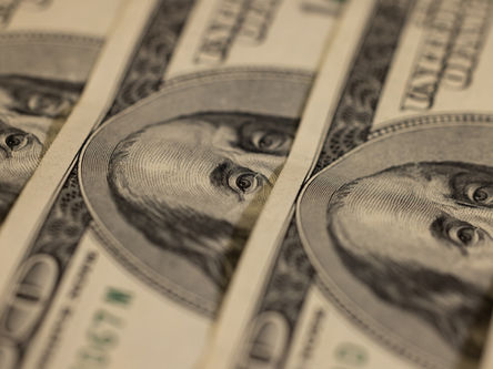 Como aproveitar as flutuações do dólar para o seu negócio