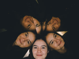 Wenn die Seele leise zerbricht – kindliche Schizophrenie als mögliche Traumafolge bei Pflegekindern