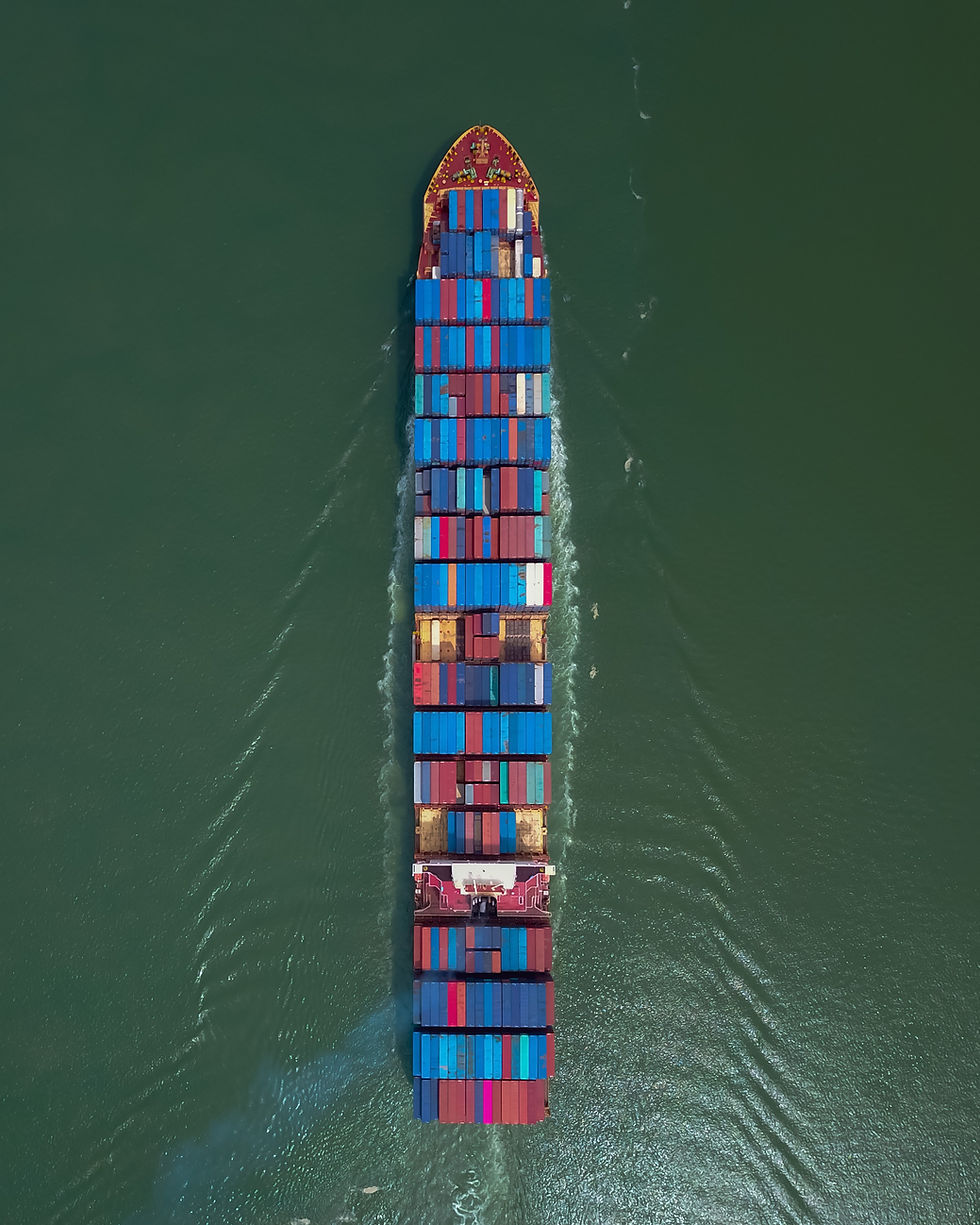 Freight-vessel-containers