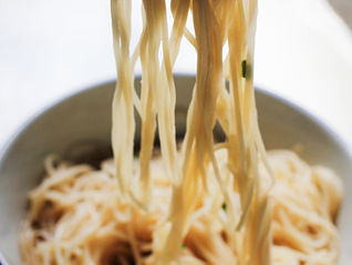 The 5-Minute Minimalist Breakfast Noodle