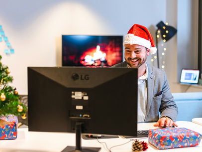 Love From Afar: Maintaining Emotional Connection in Long-Distance Relationships During the Holidays