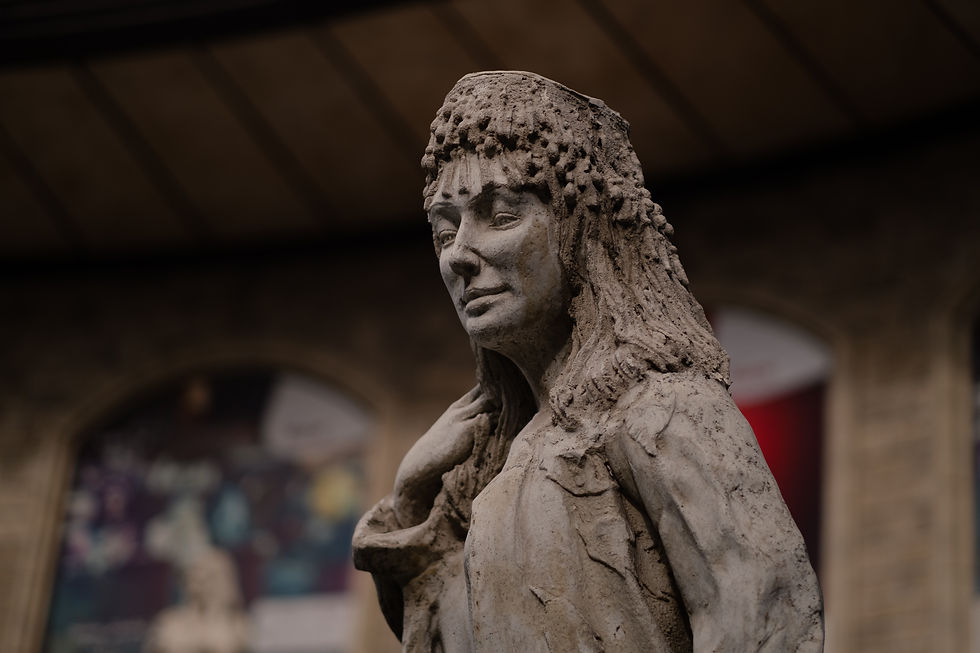 Statue of Mastoureh Ardalan