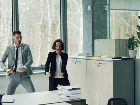 Керівники недооцінюють роль радості на роботі, і її вплив на мотивацію і результативність команд