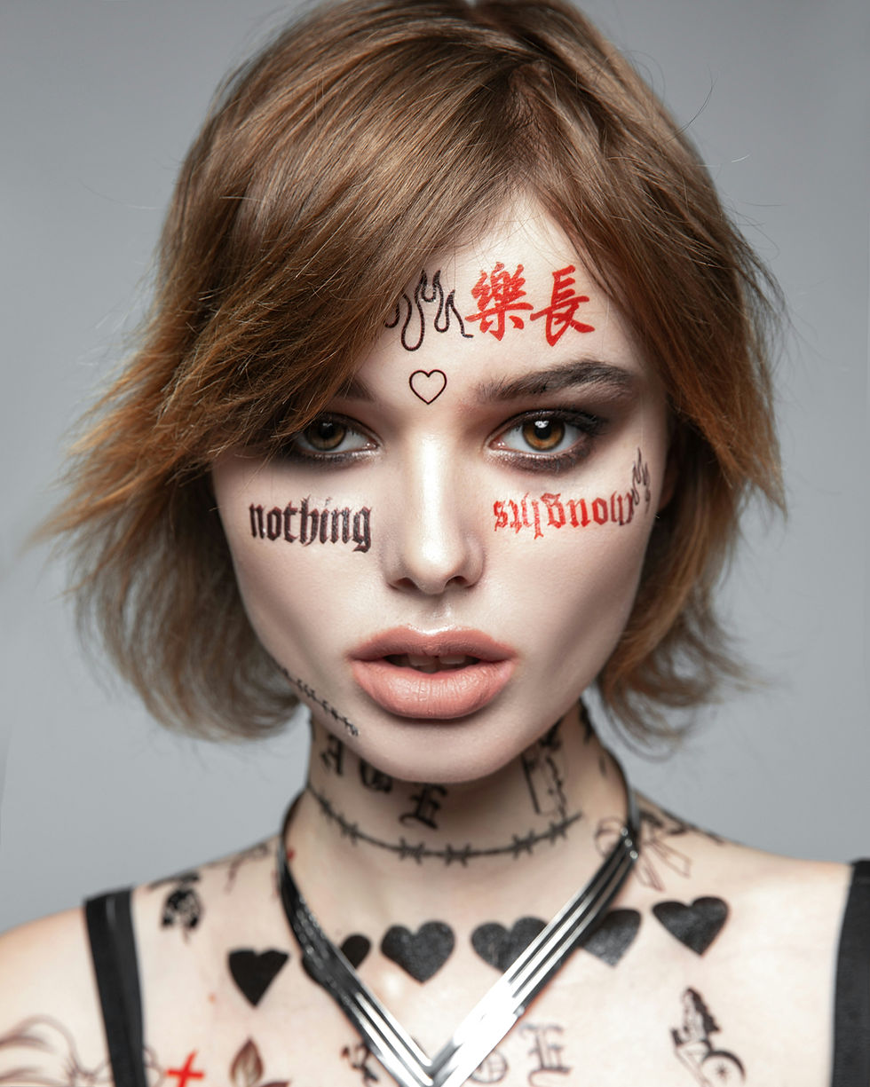 CASTING: CHICAS (25-35 AÑOS) CON TATUAJES EN LA CARA, PIERCINGS Y LOOKS ROMPEDORES