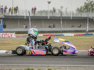 Acelerar en desigualdad: el desafío de las mujeres en el karting