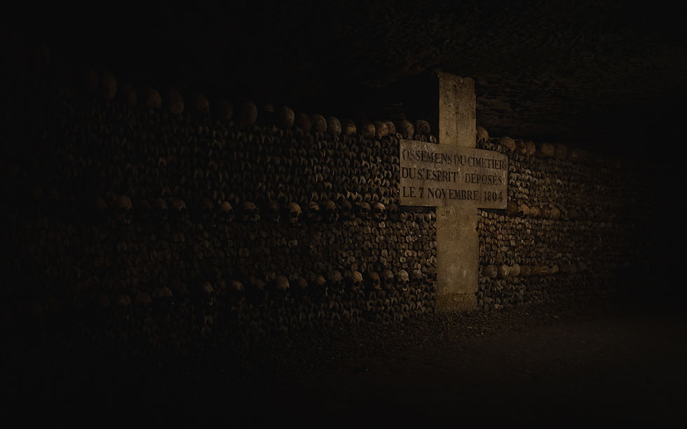 Wide-angle view of the entrance to the Catacombs of Paris.