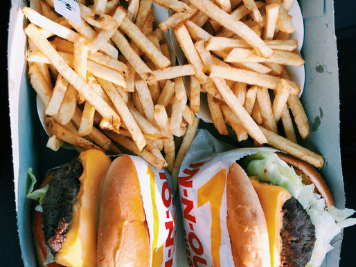 FAST-FOOD ȘI ALIMENTELE PROCESATE ÎN NUTRIȚIA COPILULUI ȘI ADOLESCENTULUI: RISCURI IMEDIATE ȘI PE TERMEN LUNG